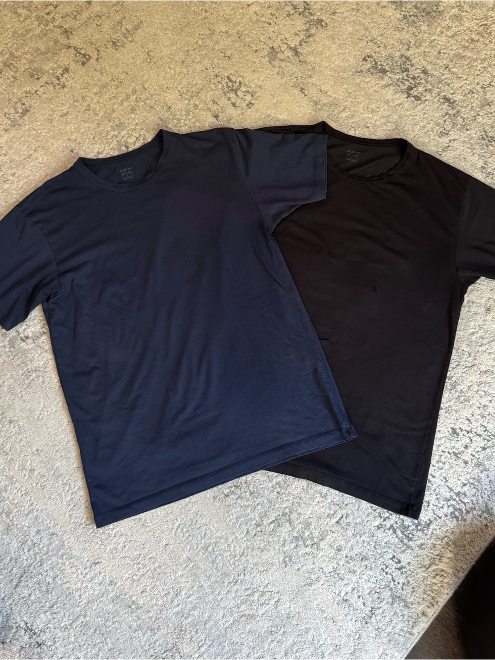 Uniqlo Airism black and navy t-shirts size S
